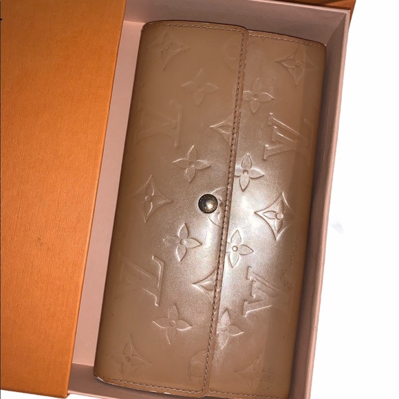 AUTHENTICATED Louis Vuitton long wallet - Picture 9 of 16